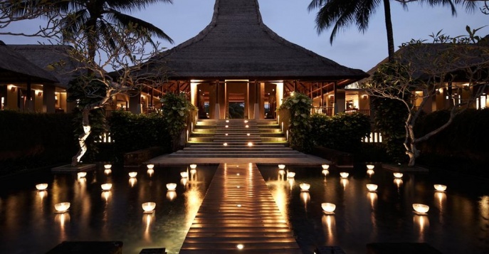 Отель Maya Ubud Resort & Spa 5*