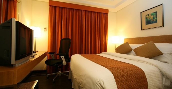 Отель Crown Regency Makati Hotel 4*, Филиппины