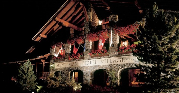 Отель Mont Blanc Hotel Village 5*