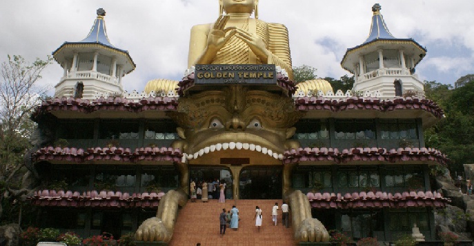 Золотой храм Дамбулла в Шри-Ланке