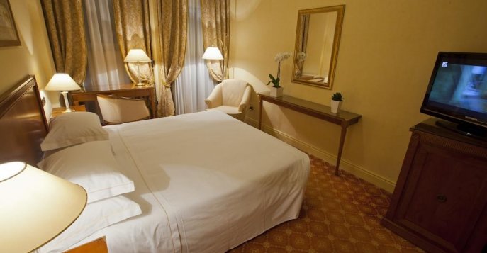 Отель Palace Bari Domina Hotel & Conference Center 4*, Италия