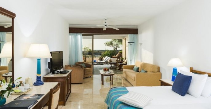 Номер отеля Coral Beach 5*, Кипр