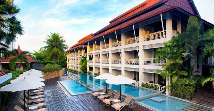 Отель Pullman Pattaya Aiswan Resort & Spa 5*