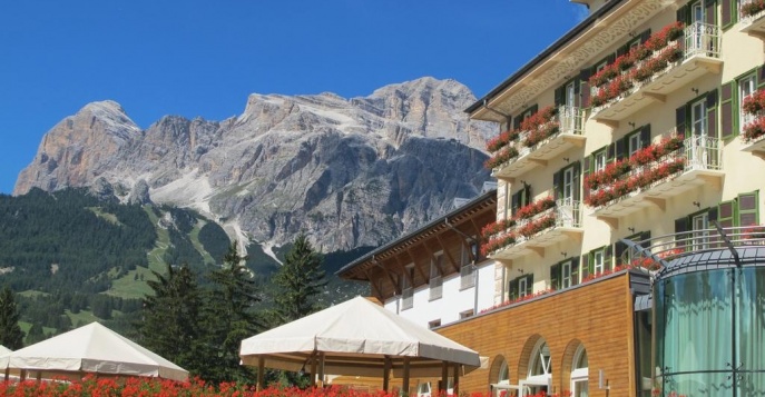 Отель Grand Hotel Savoia Cortina d'Ampezzo 5*