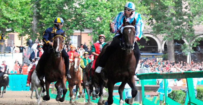 Традиционные конные состязания Палио