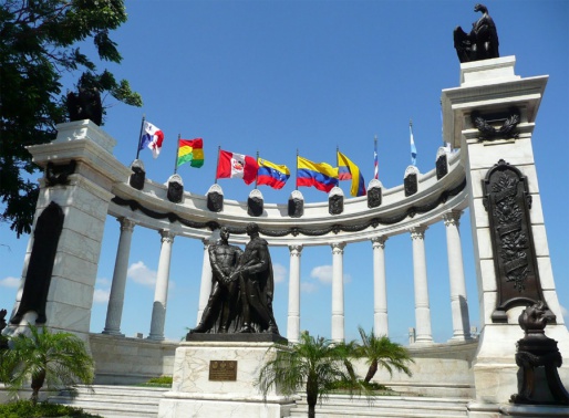 Площадь Пласа-Сивика с памятником Симону Боливару и Хосе Сан-Мартину - Гуаякиль, Эквадор