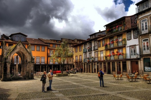 Площадь Largo da Oliveira - Гимарайш, Португалия