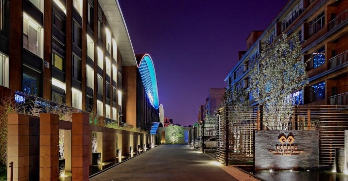 Отель Gloria Plaza 5*