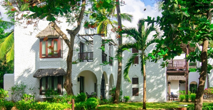 Отель Jacaranda Indian Ocean Beach Resort 4*